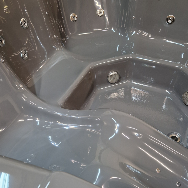 Whirlpool Hot Tub aus Acryl mit integriertem Holzofen konfigurierbar 220x220 (Premium MON) – Bild 4